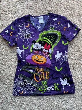 DISNEY Purple 'Too Cute to Spook' Halloween Scrub Top Size XXS 🎃 👻